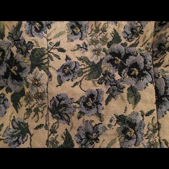 MAJORELLE Angelia Top, blue floral tapestry puff - Picture 5 of 5